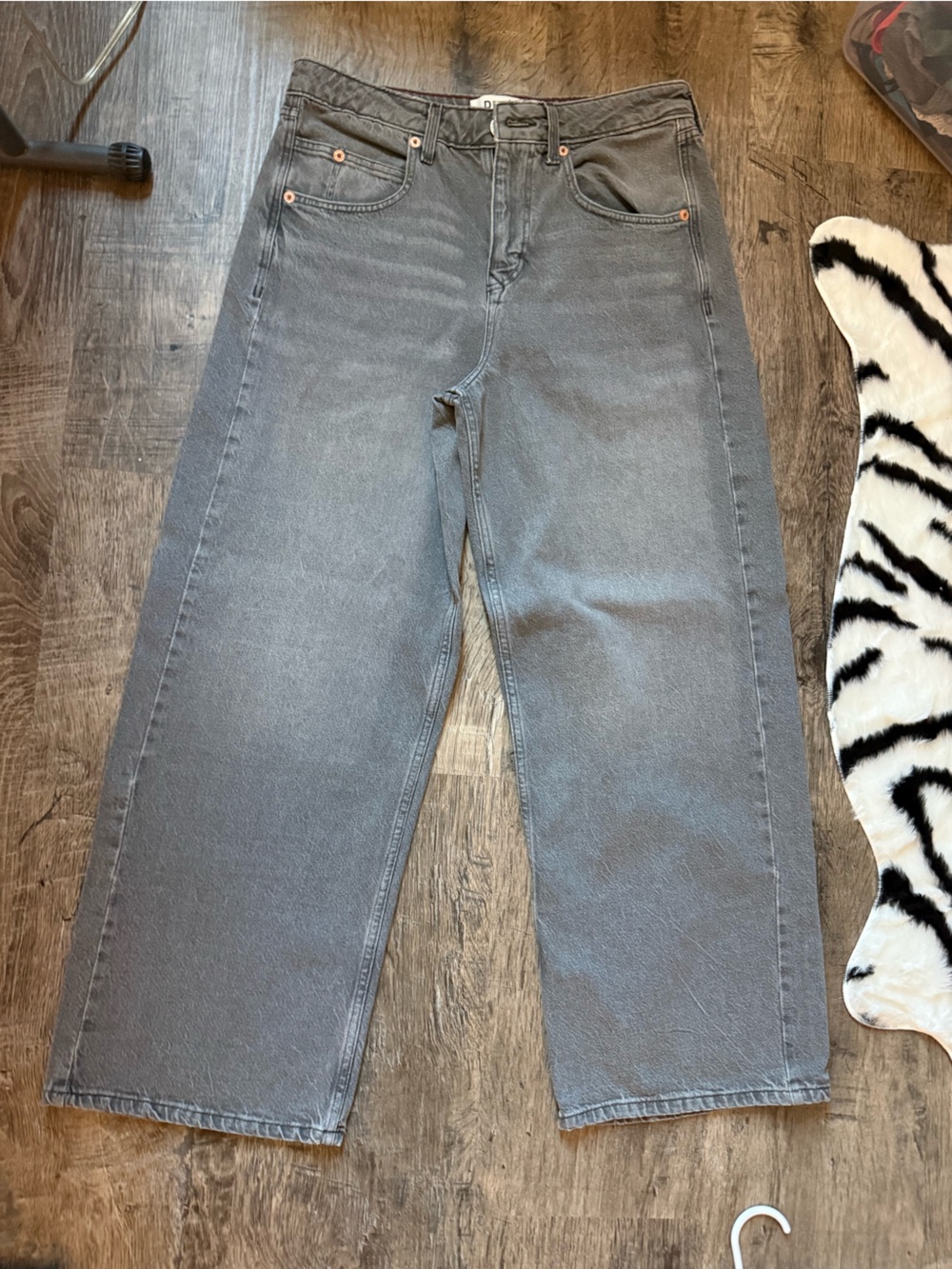 BDG Wide-Leg Jeans in Washed Gray